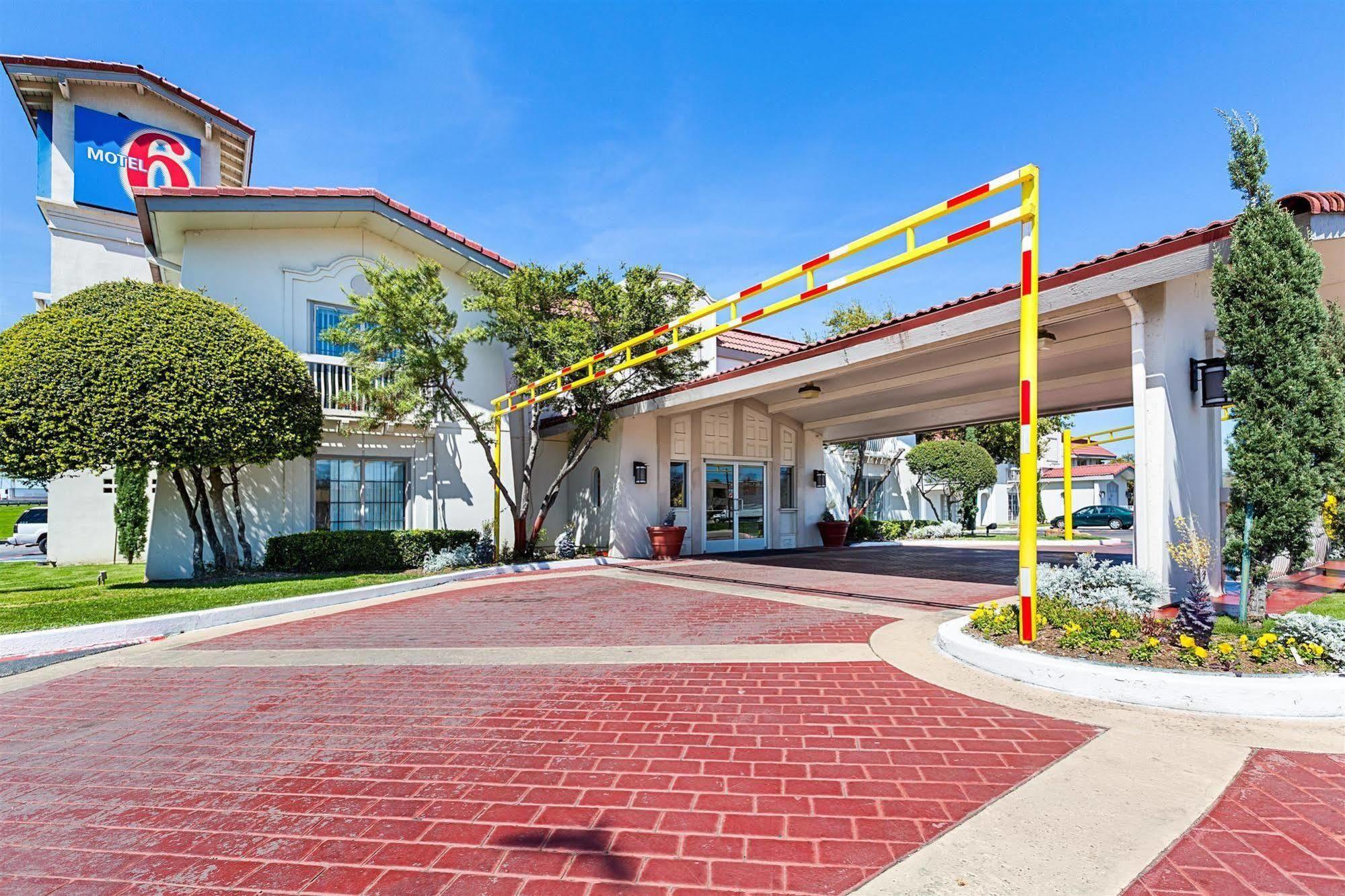 Motel 6-Dallas, Tx - Market Center Exterior photo