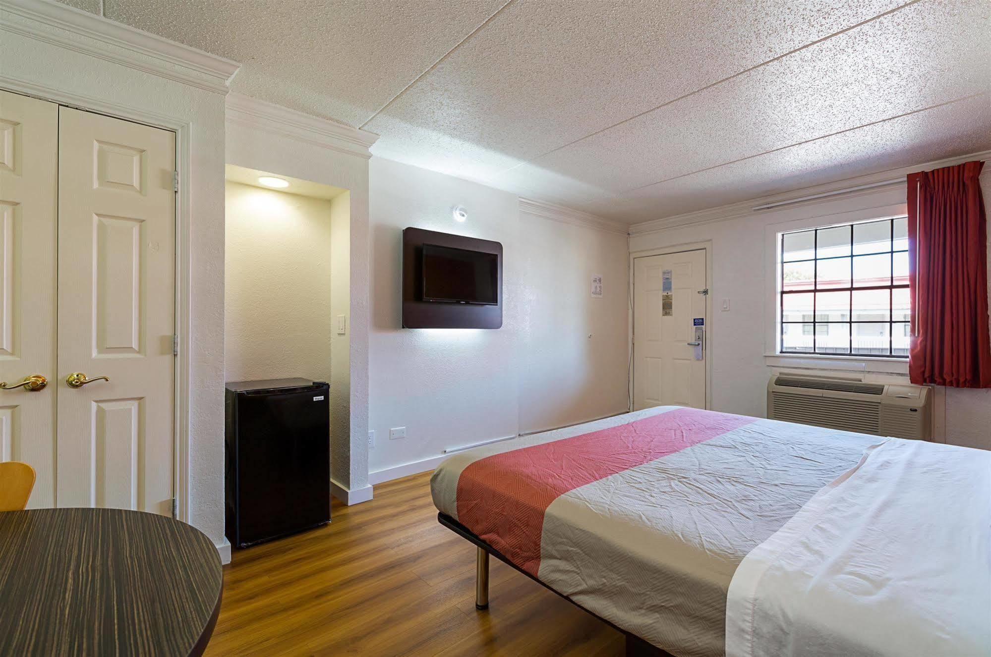 Motel 6-Dallas, Tx - Market Center Exterior photo