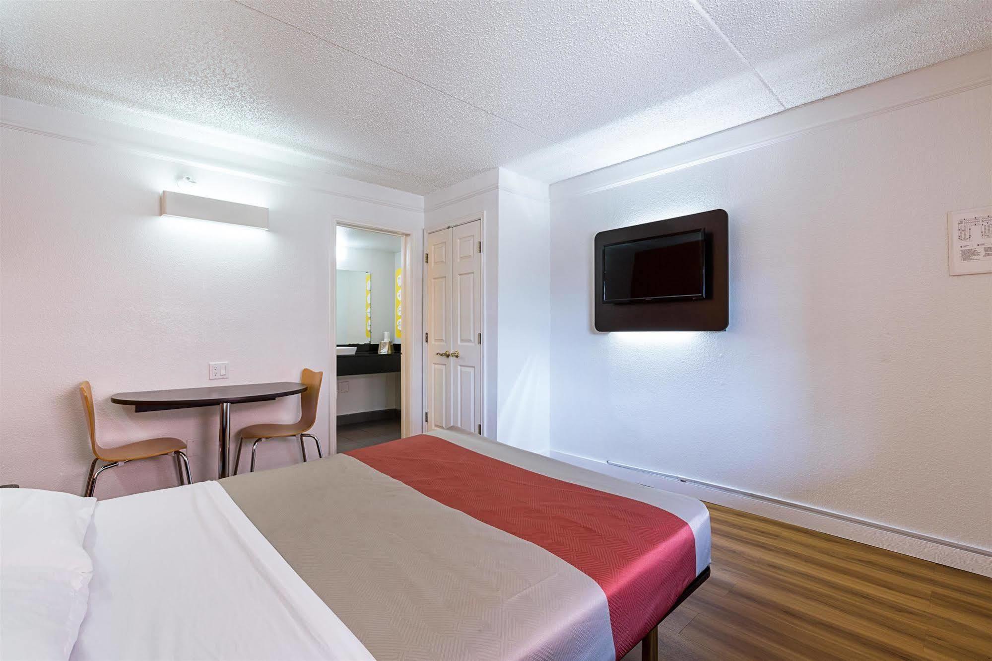 Motel 6-Dallas, Tx - Market Center Exterior photo