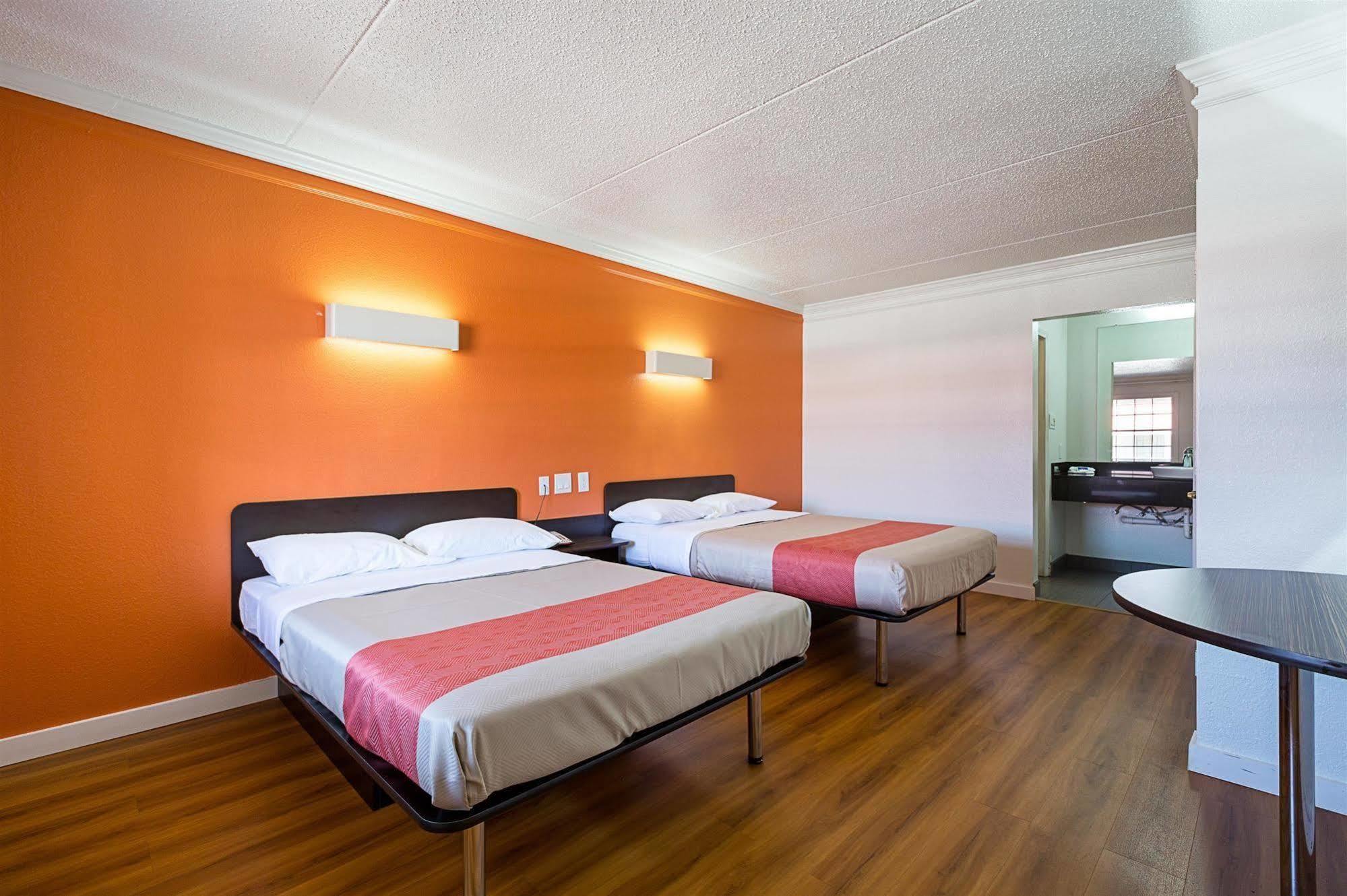 Motel 6-Dallas, Tx - Market Center Exterior photo